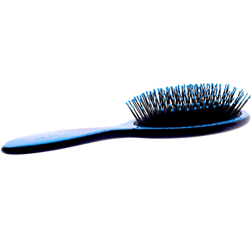 Limited editor Ursula Brush